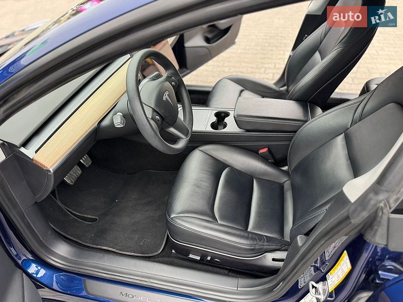 Седан Tesla Model 3 2021 в Одесі