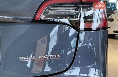 Седан Tesla Model 3 2021 в Киеве