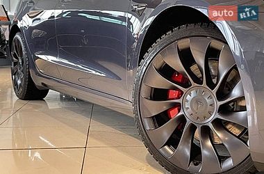 Седан Tesla Model 3 2021 в Киеве