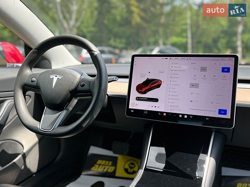 Седан Tesla Model 3 2019 в Львове