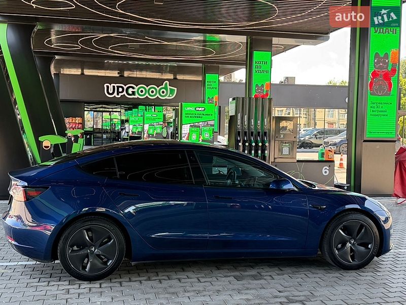 Седан Tesla Model 3 2021 в Одессе