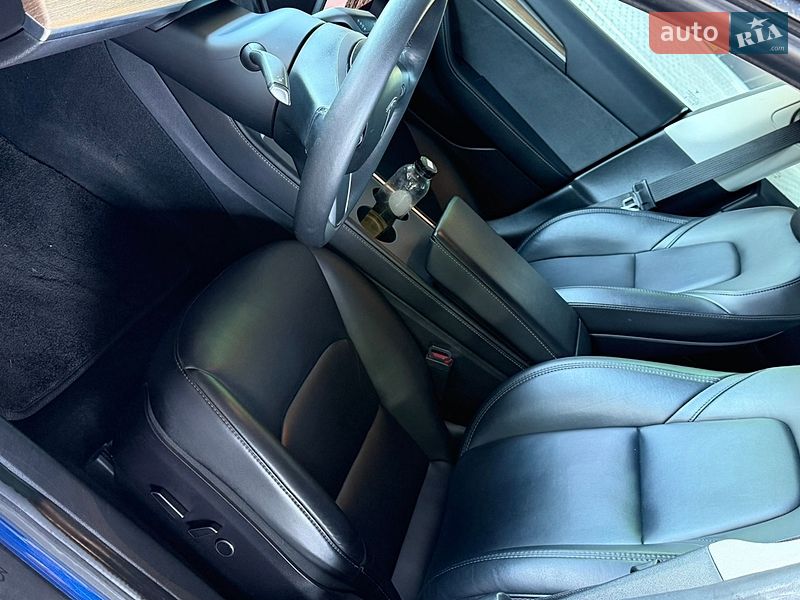 Седан Tesla Model 3 2021 в Одессе