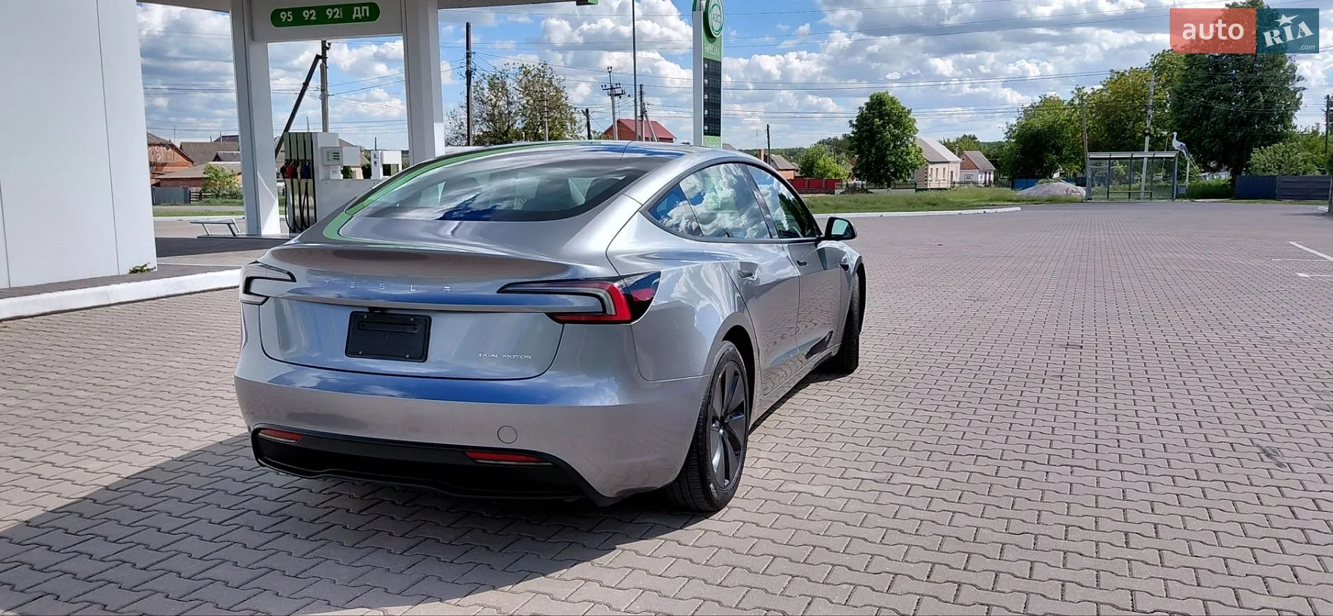 2025 Tesla Model 3 - мініатюра 17