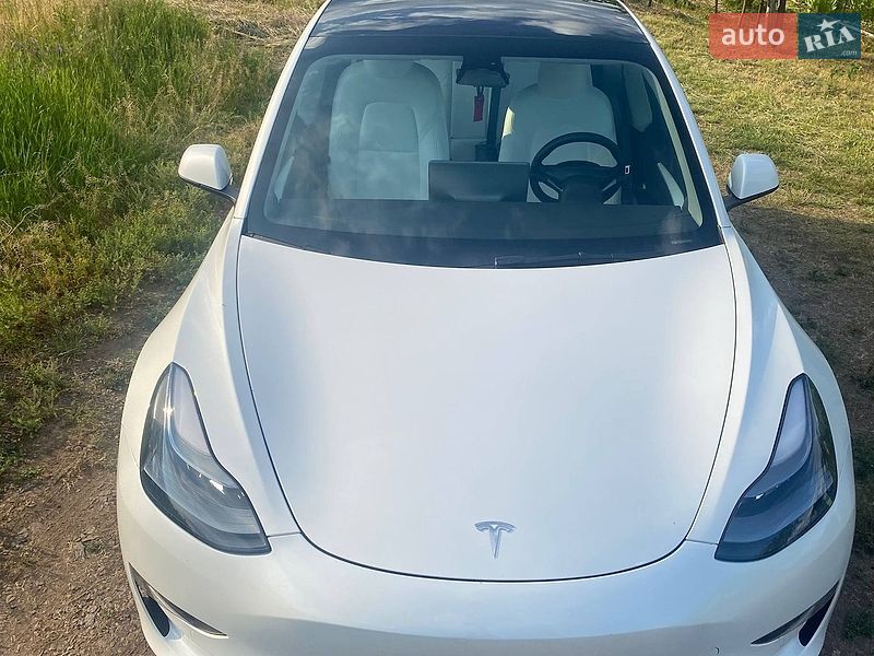 Седан Tesla Model 3 2022 в Кривому Розі