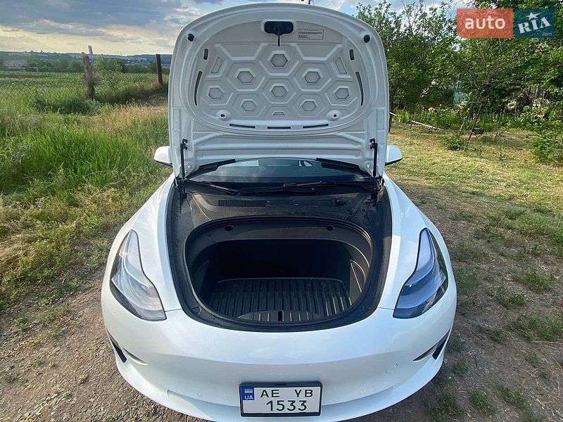 Седан Tesla Model 3 2022 в Кривому Розі