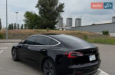 Седан Tesla Model 3 2019 в Киеве