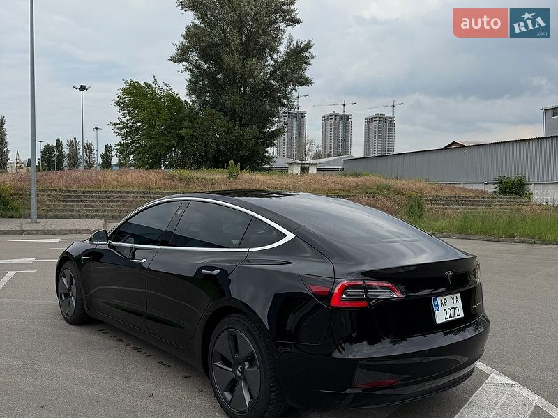 Седан Tesla Model 3 2019 в Киеве