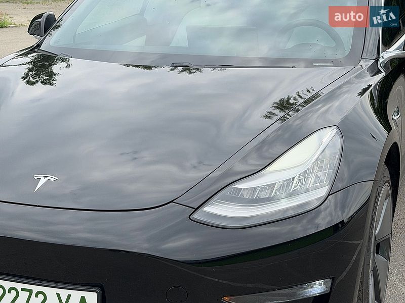 Седан Tesla Model 3 2019 в Киеве