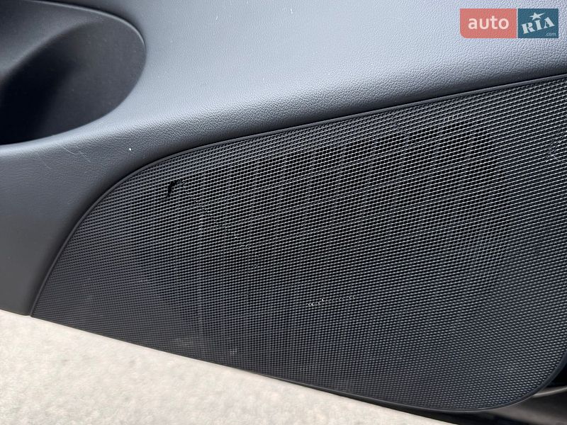 Седан Tesla Model 3 2019 в Киеве