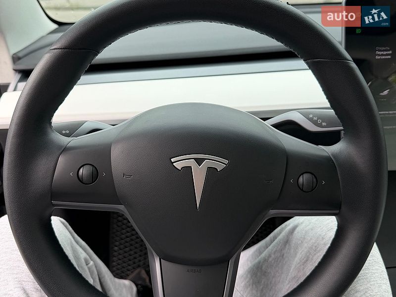 Седан Tesla Model 3 2019 в Киеве