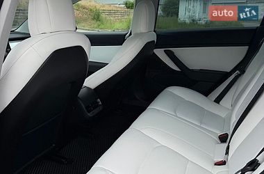 Седан Tesla Model 3 2019 в Киеве