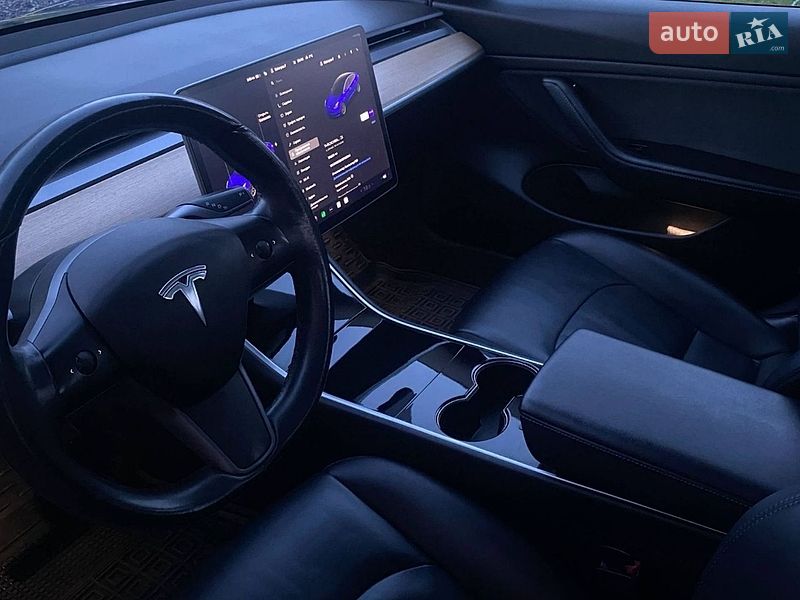 Седан Tesla Model 3 2018 в Рокитном фото 5 Седан Tesla Model 3 2018 в Рокитном