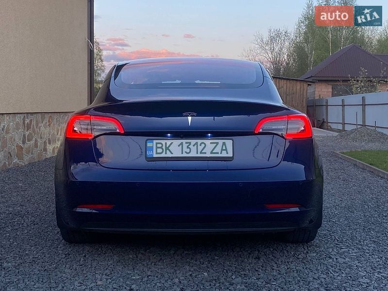Седан Tesla Model 3 2018 в Рокитном фото 3 Седан Tesla Model 3 2018 в Рокитном