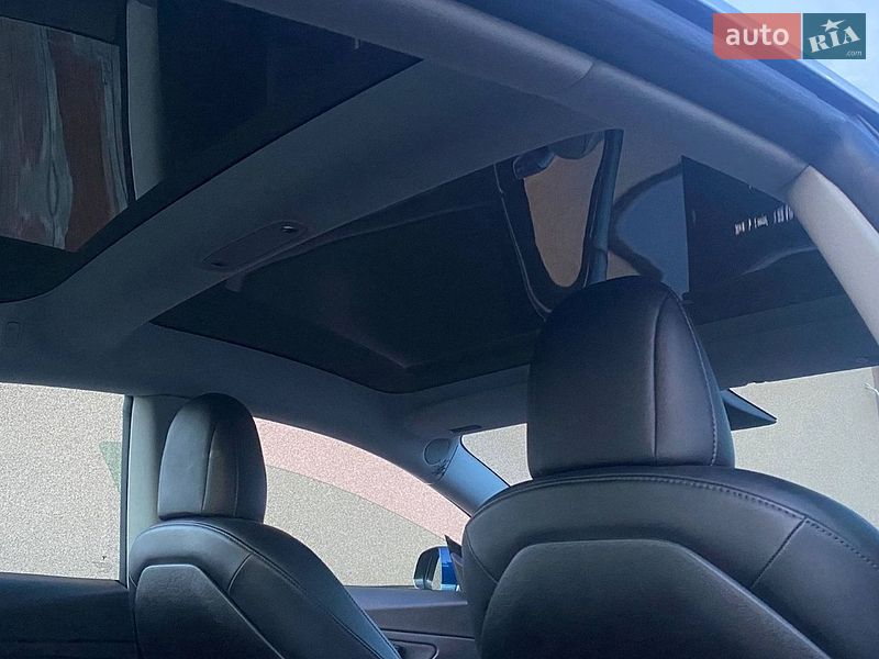 Седан Tesla Model 3 2018 в Рокитном фото 11 Седан Tesla Model 3 2018 в Рокитном
