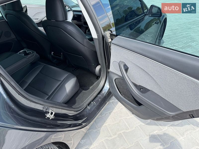 Седан Tesla Model 3 2024 в Золочеве