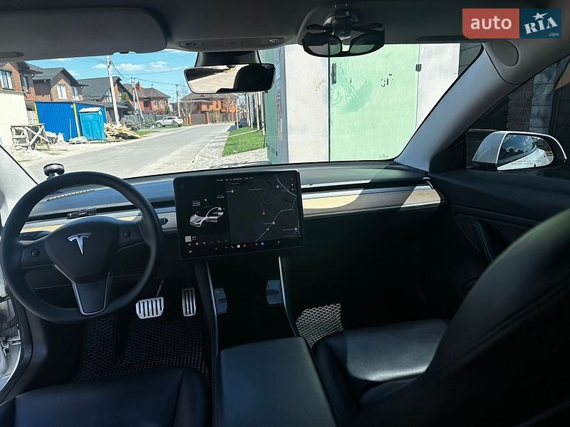 Седан Tesla Model 3 2019 в Києві