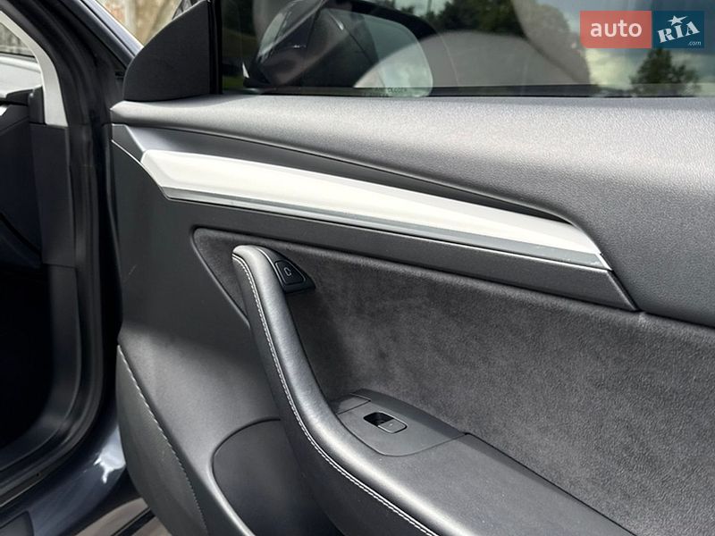 Седан Tesla Model 3 2021 в Дніпрі