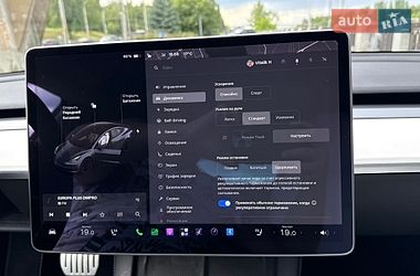 Седан Tesla Model 3 2021 в Дніпрі