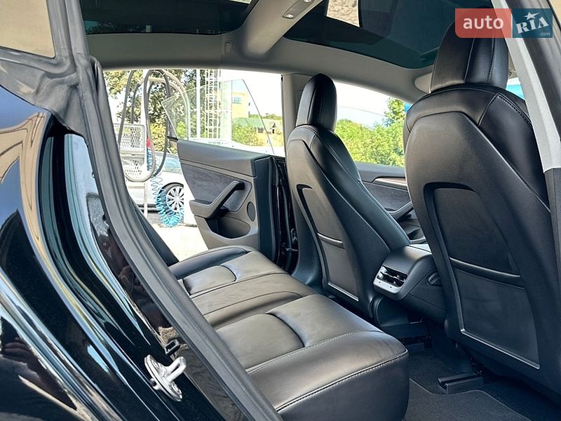 Седан Tesla Model 3 2022 в Хмельницькому