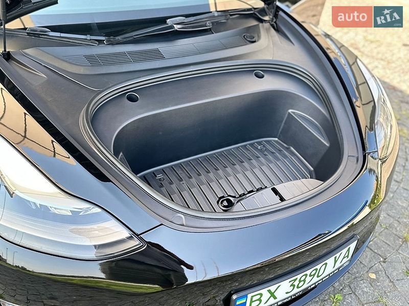Седан Tesla Model 3 2022 в Хмельницькому