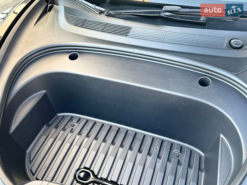 Седан Tesla Model 3 2022 в Хмельницькому