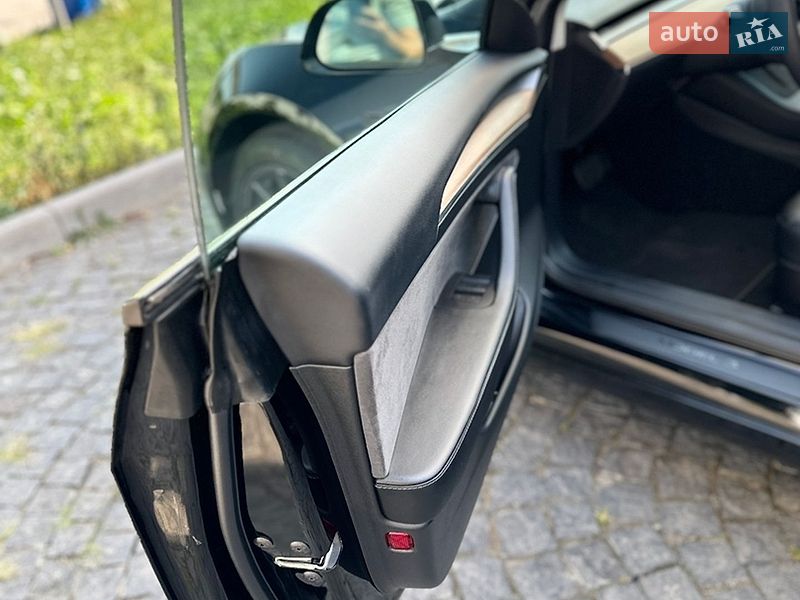 Седан Tesla Model 3 2022 в Хмельницькому
