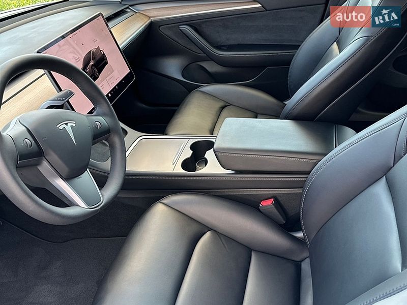 Седан Tesla Model 3 2022 в Хмельницькому