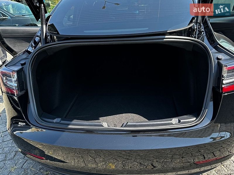 Седан Tesla Model 3 2022 в Хмельницькому