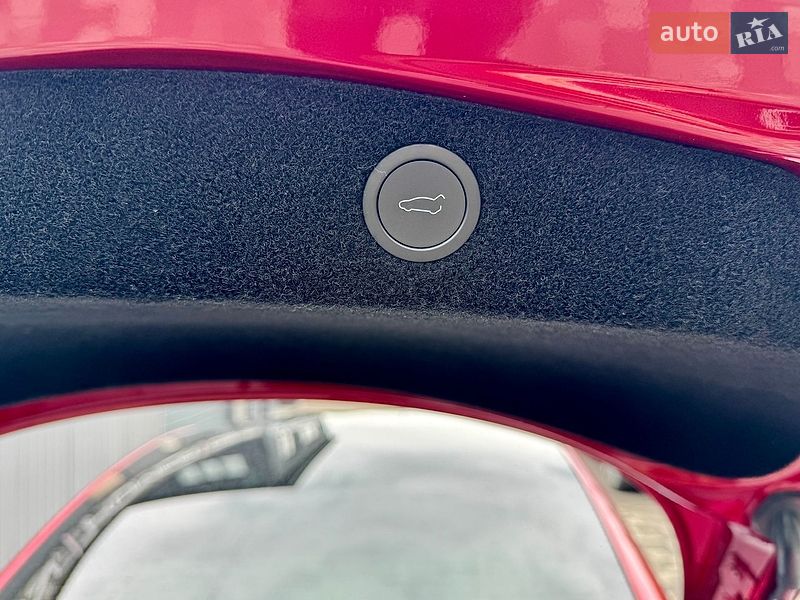 Седан Tesla Model 3 2024 в Киеве