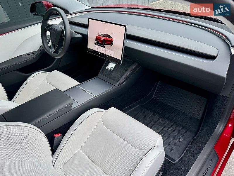 Седан Tesla Model 3 2024 в Киеве