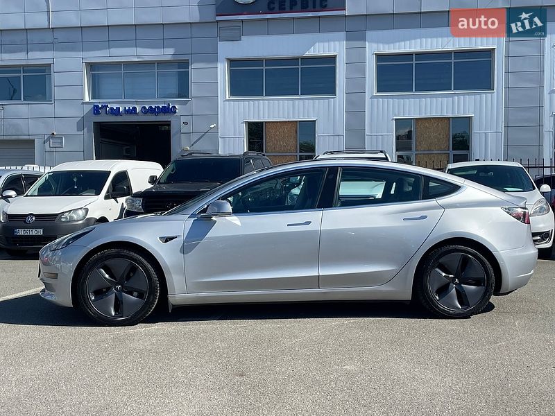 Седан Tesla Model 3 2018 в Києві