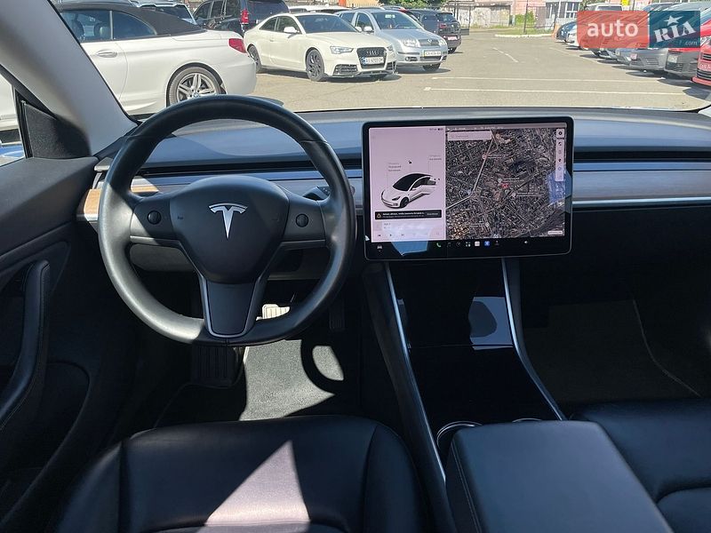 Седан Tesla Model 3 2018 в Києві