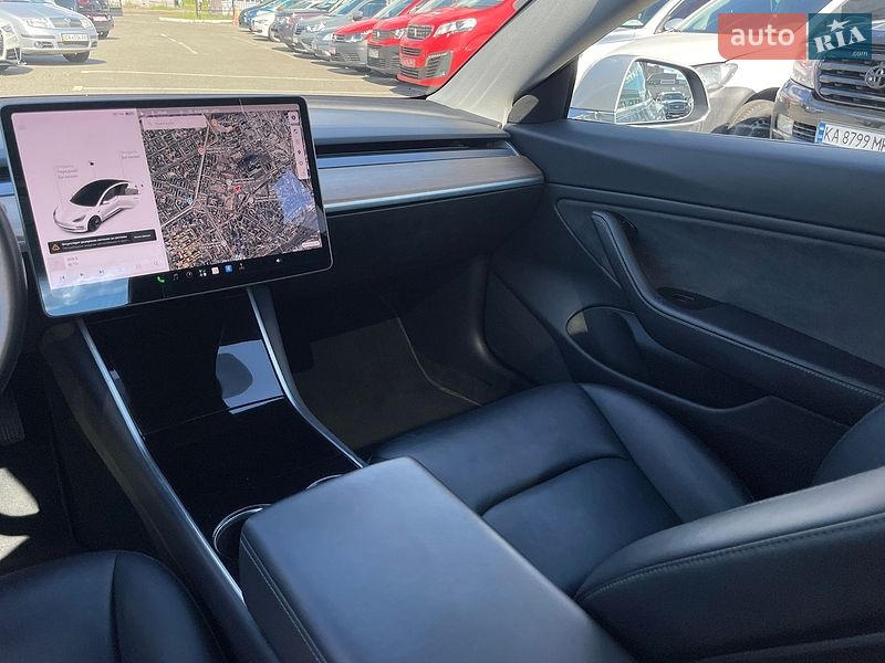 Седан Tesla Model 3 2018 в Києві