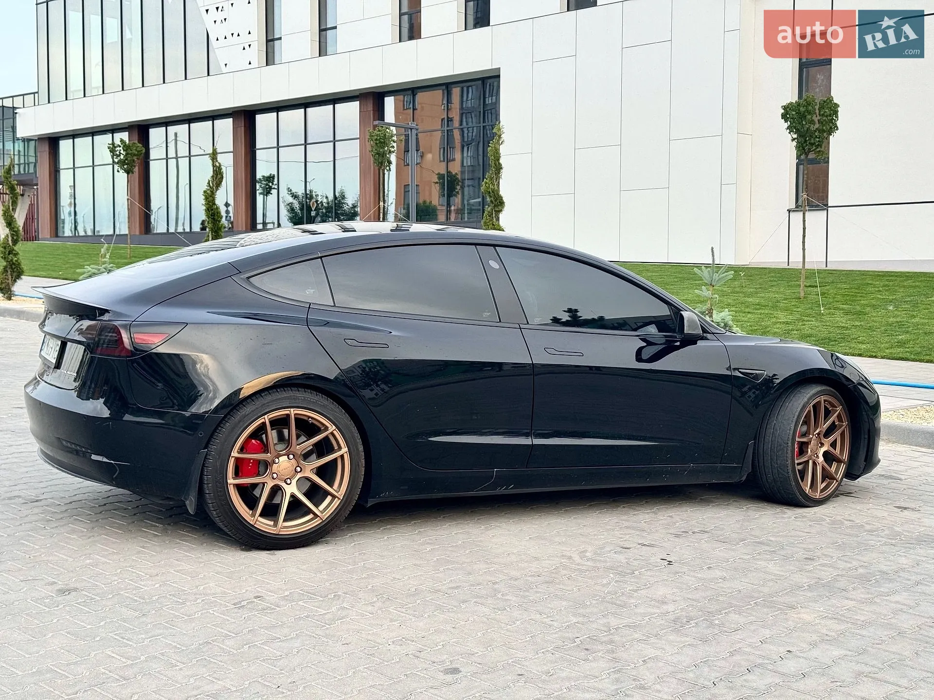 2018 Tesla Model 3 - фото 1