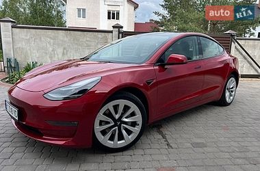 Седан Tesla Model 3 2022 в Львове