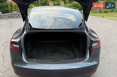 Седан Tesla Model 3 2022 в Тальном