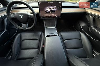 Седан Tesla Model 3 2022 в Тальном