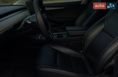 Седан Tesla Model 3 2022 в Тальном