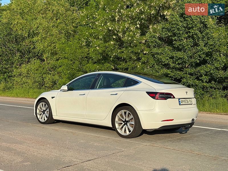 Седан Tesla Model 3 2020 в Житомирі