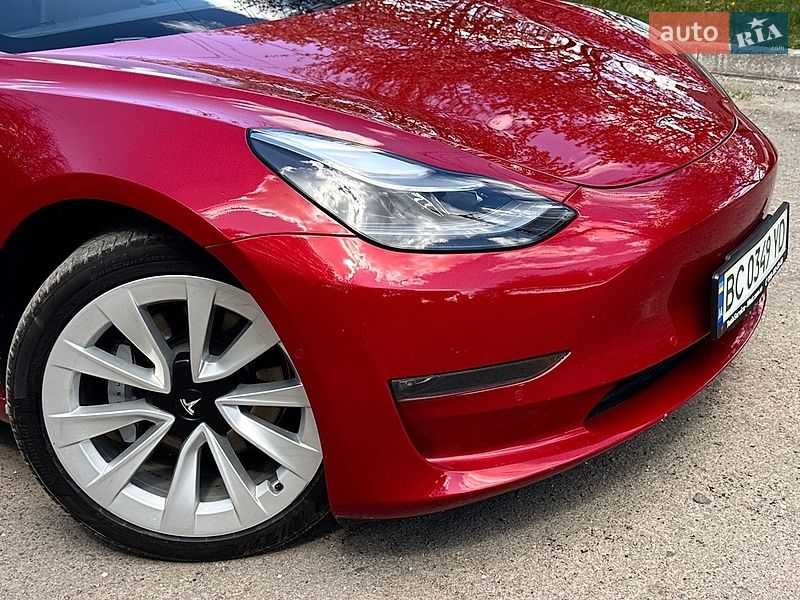 Седан Tesla Model 3 2021 в Золочеві