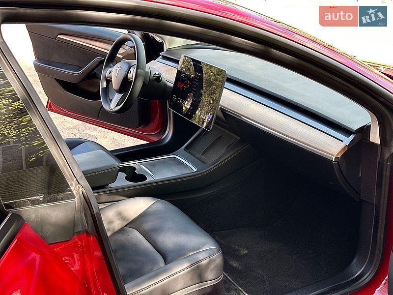 Седан Tesla Model 3 2021 в Золочеві