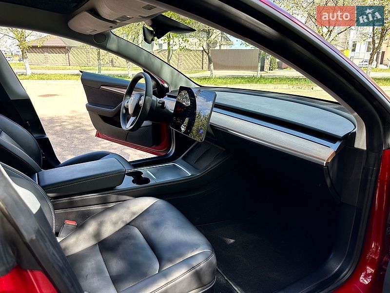 Седан Tesla Model 3 2021 в Золочеві