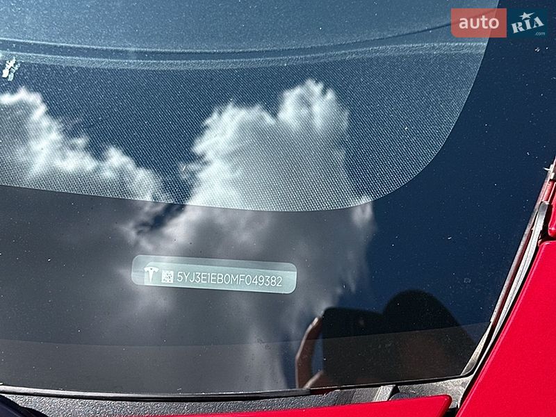 Седан Tesla Model 3 2021 в Золочеві