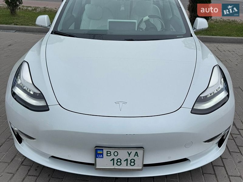 Седан Tesla Model 3 2019 в Тернополе