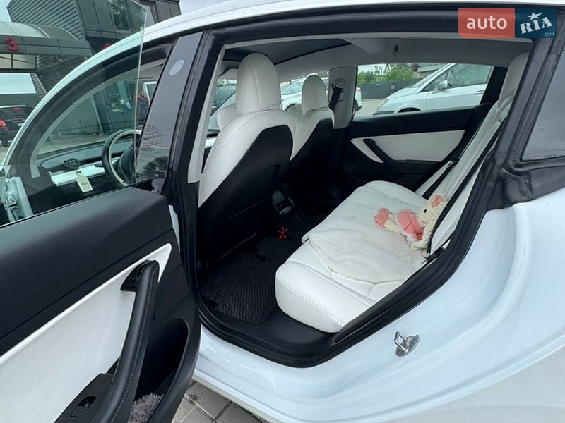 Седан Tesla Model 3 2019 в Тернополе