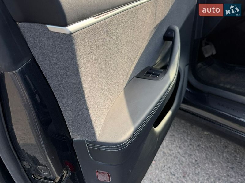 Седан Tesla Model 3 2024 в Харкові