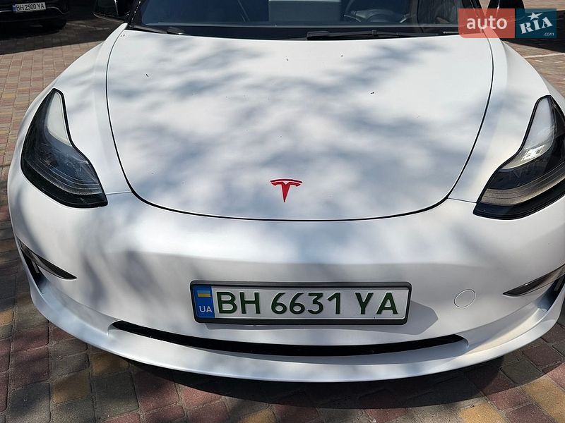 Седан Tesla Model 3 2023 в Одессе