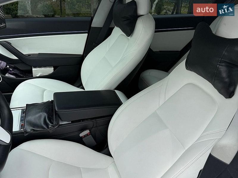Седан Tesla Model 3 2019 в Золочеве