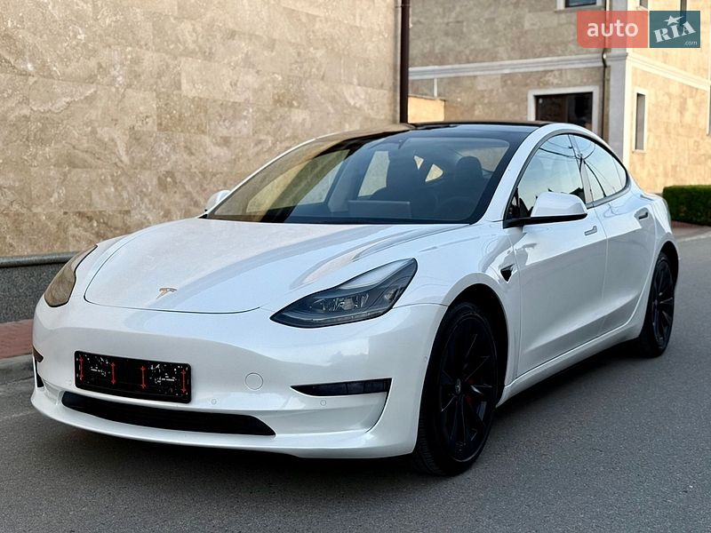 Седан Tesla Model 3 2022 в Києві