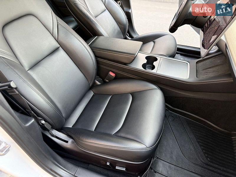 Седан Tesla Model 3 2022 в Києві